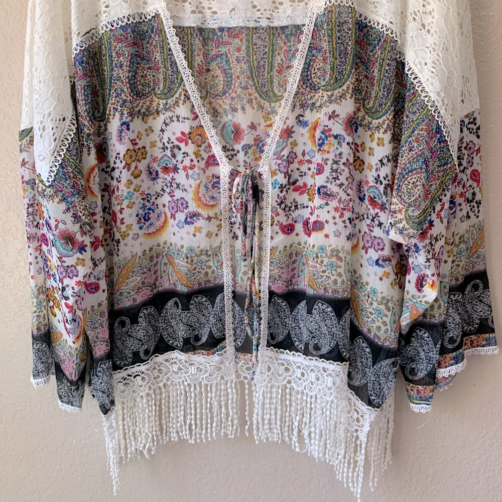 Lucy Love Festival Vacation Paisley Fringe Tie Front Kimono Top Size M - Picture 5 of 8